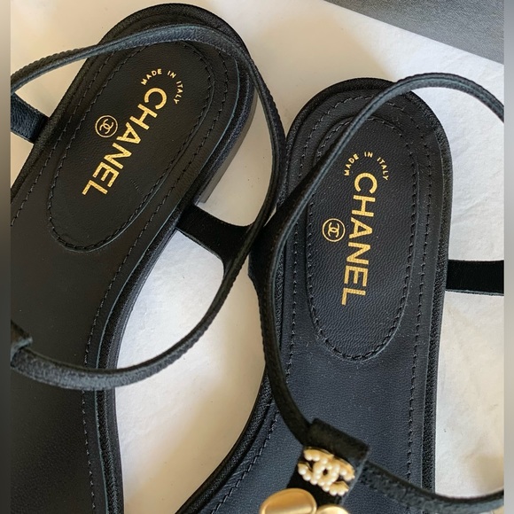 Authentic CHANEL Black Leather Sandals - Picture 6 of 13